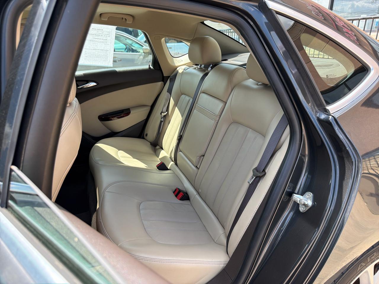 Buick Verano 4dr Sdn Leather Group 2015