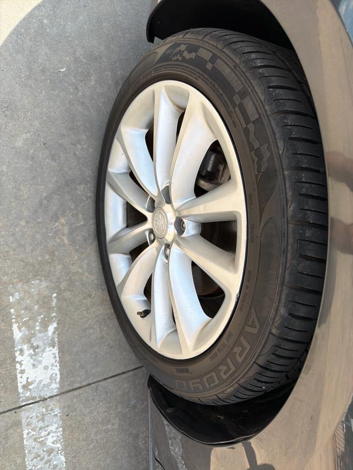 Buick Verano 4dr Sdn Leather Group 2015