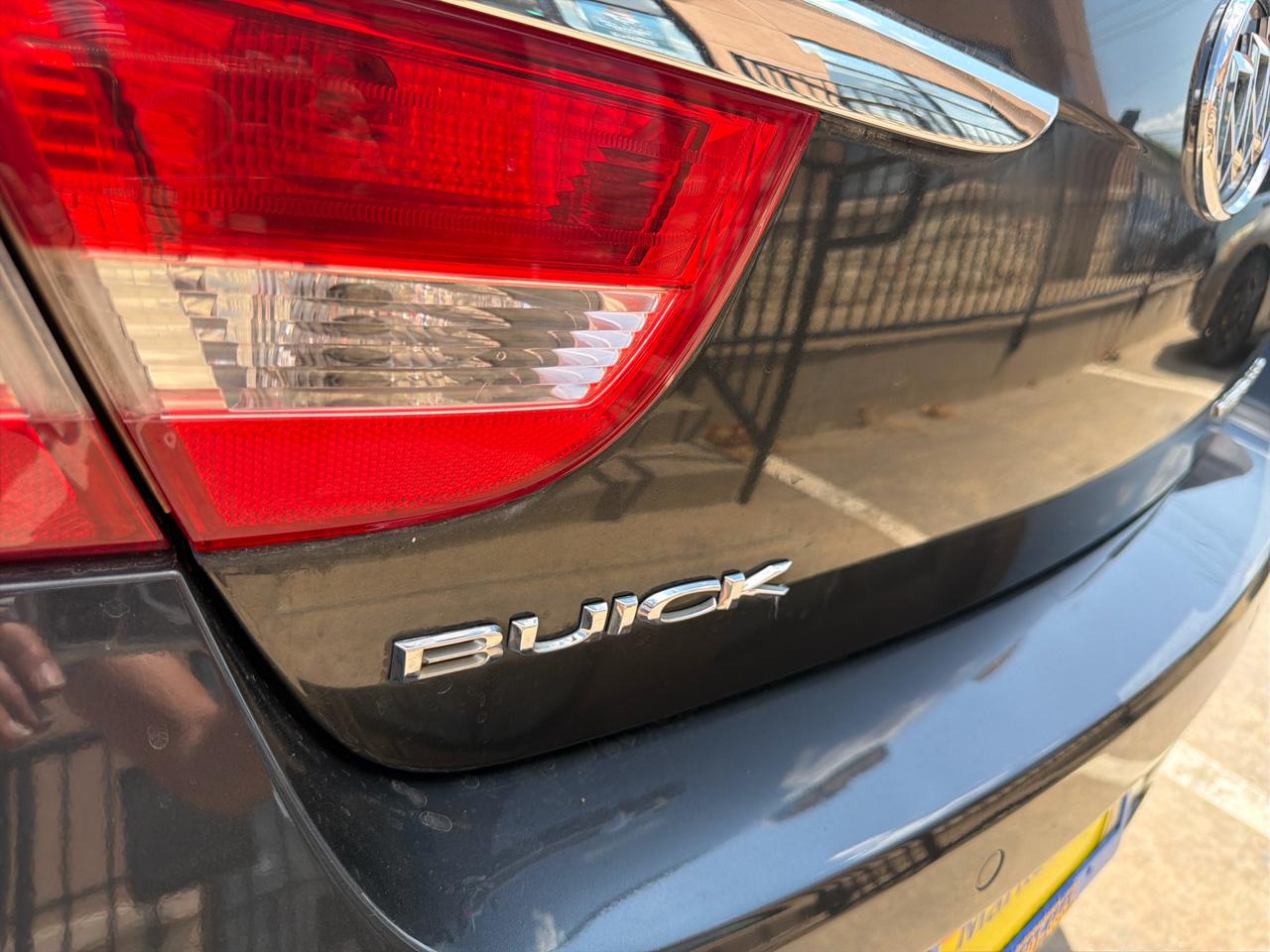 Buick Verano 4dr Sdn Leather Group 2015