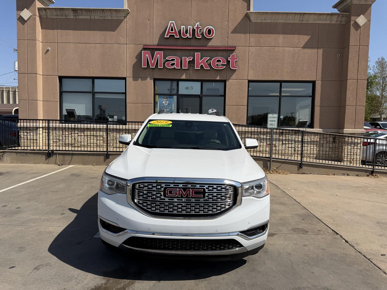 GMC Acadia FWD 4dr Denali 2019
