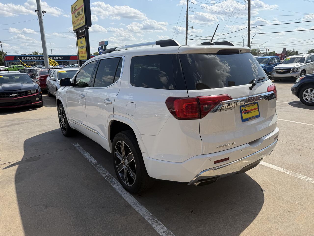 GMC Acadia FWD 4dr Denali 2019