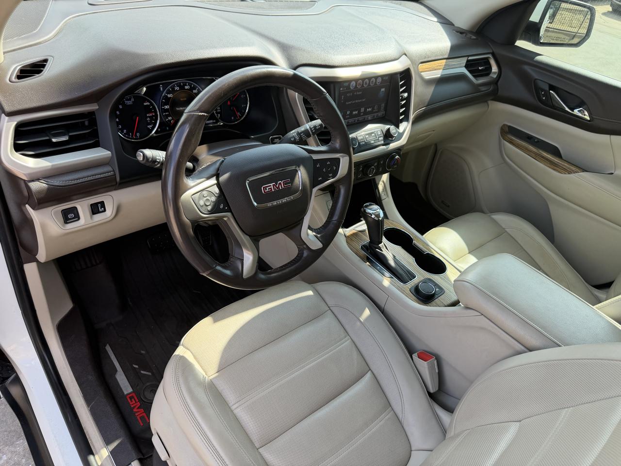 GMC Acadia FWD 4dr Denali 2019