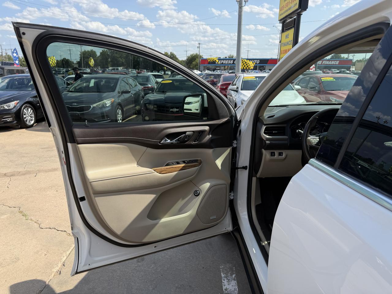GMC Acadia FWD 4dr Denali 2019