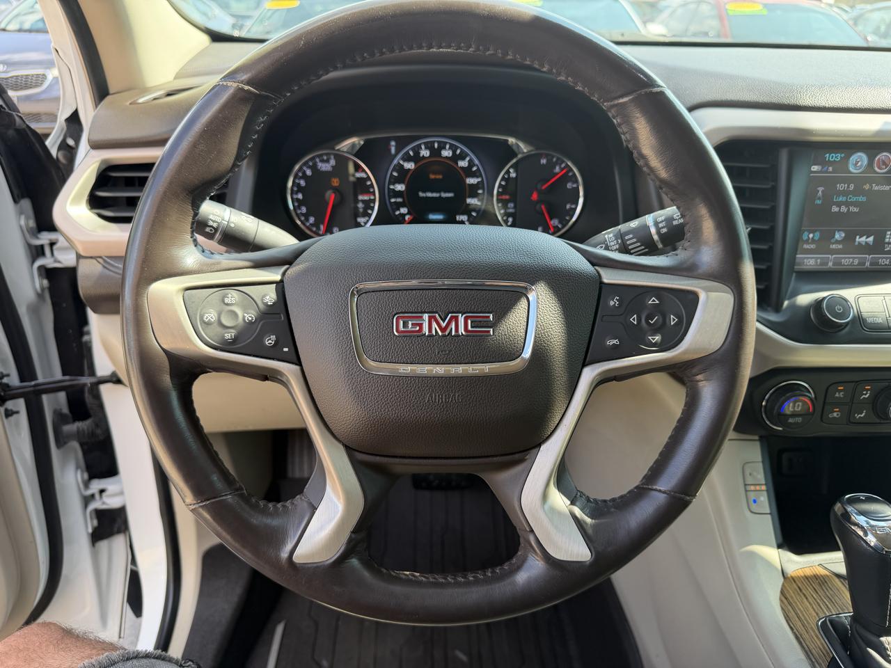GMC Acadia FWD 4dr Denali 2019