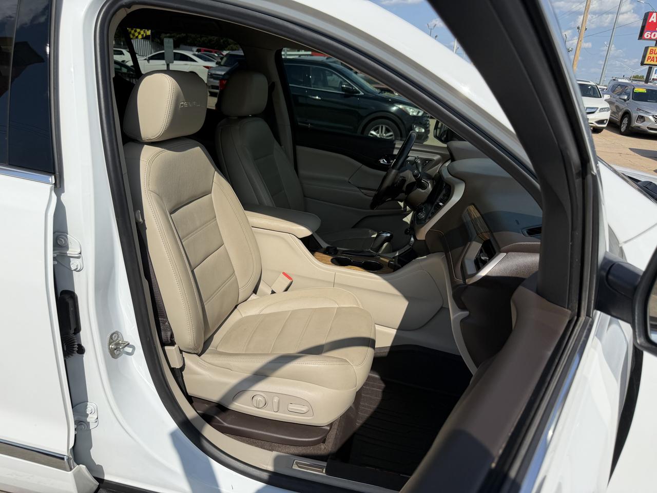 GMC Acadia FWD 4dr Denali 2019
