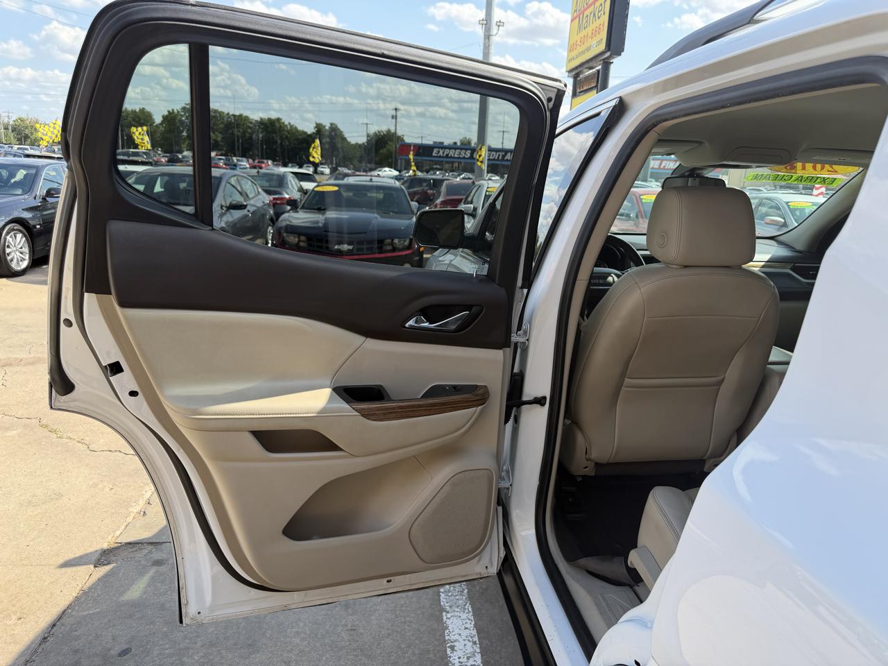 GMC Acadia FWD 4dr Denali 2019