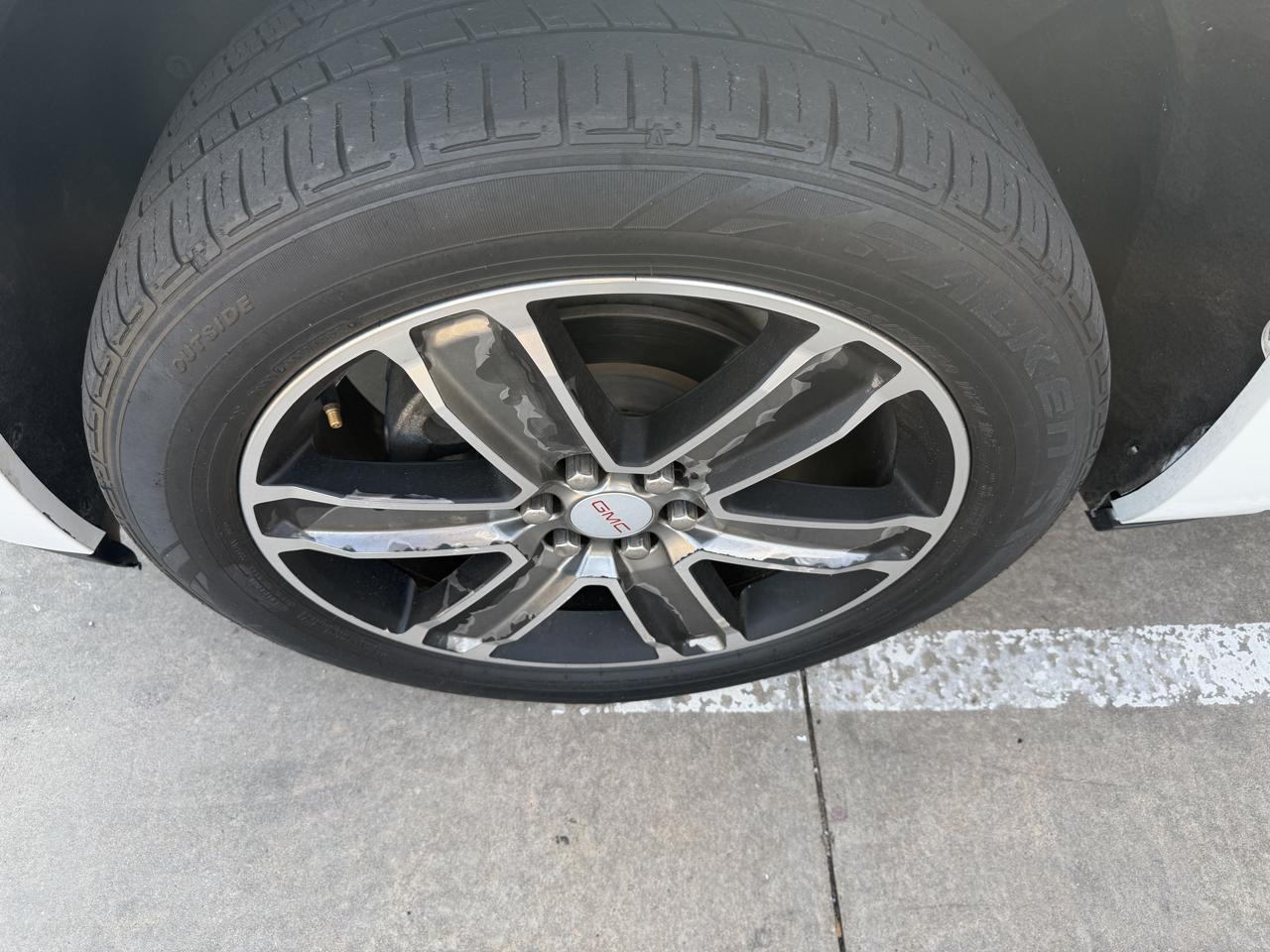 GMC Acadia FWD 4dr Denali 2019
