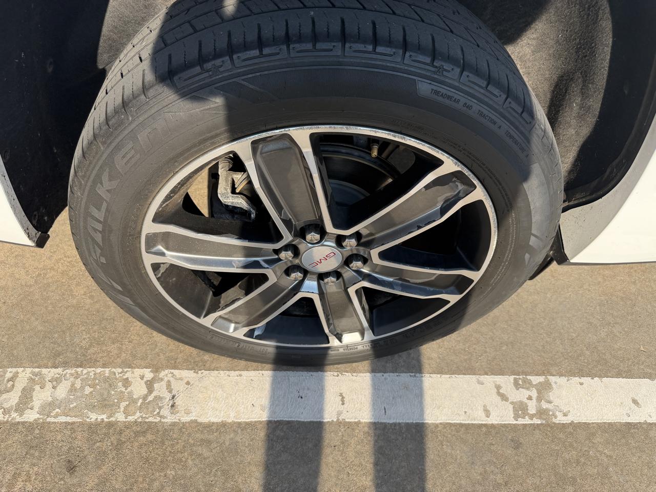 GMC Acadia FWD 4dr Denali 2019