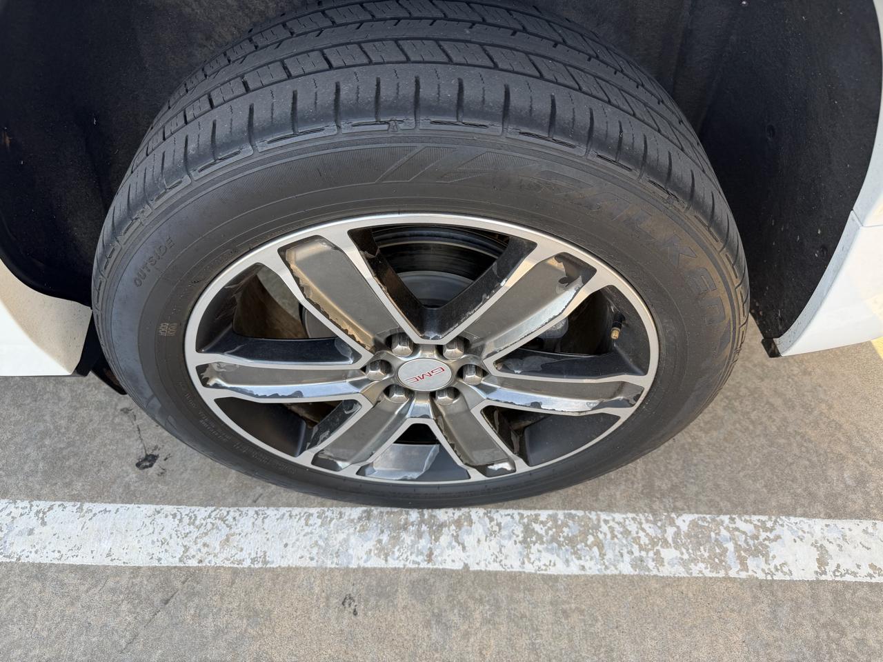 GMC Acadia FWD 4dr Denali 2019