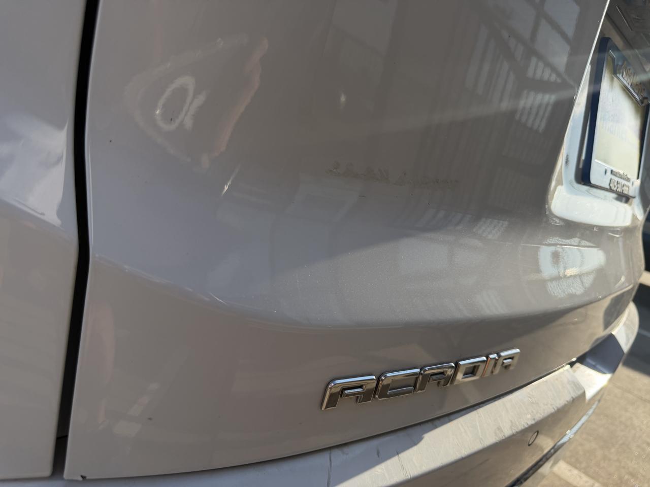 GMC Acadia FWD 4dr Denali 2019