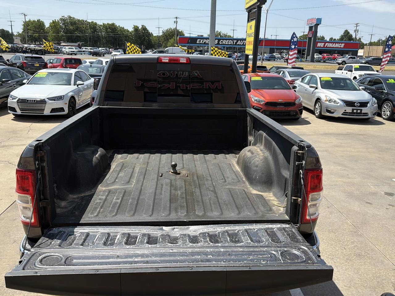 RAM 2500 Tradesman 4x4 Crew Cab 6'4" Box 2019