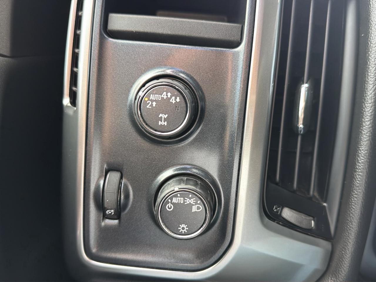 Chevrolet Silverado 1500 4WD Double Cab 143.5" LT w/1LT 2018