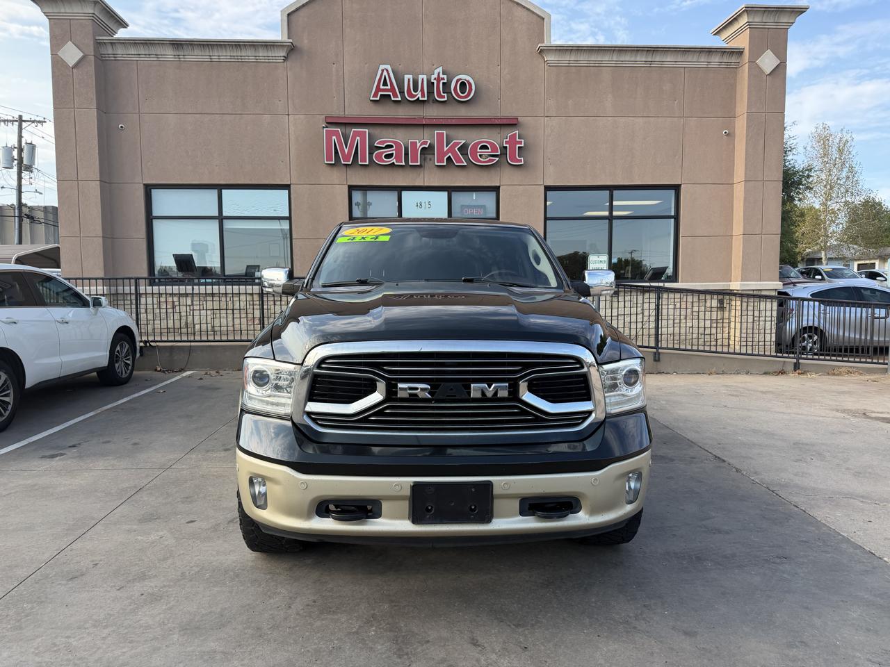 RAM 1500 Longhorn 4x4 Crew Cab 5'7" Box 2017
