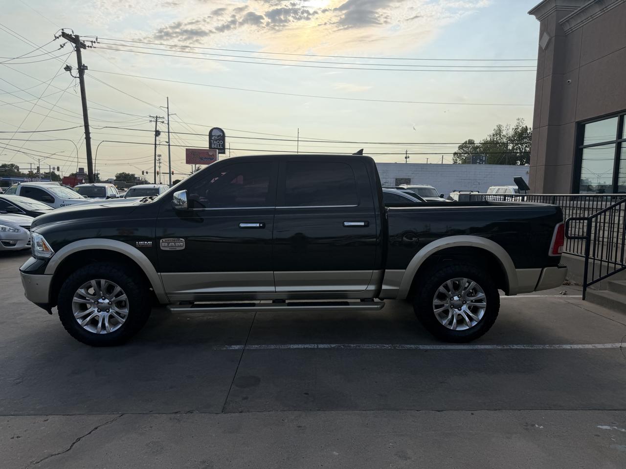 RAM 1500 Longhorn 4x4 Crew Cab 5'7" Box 2017