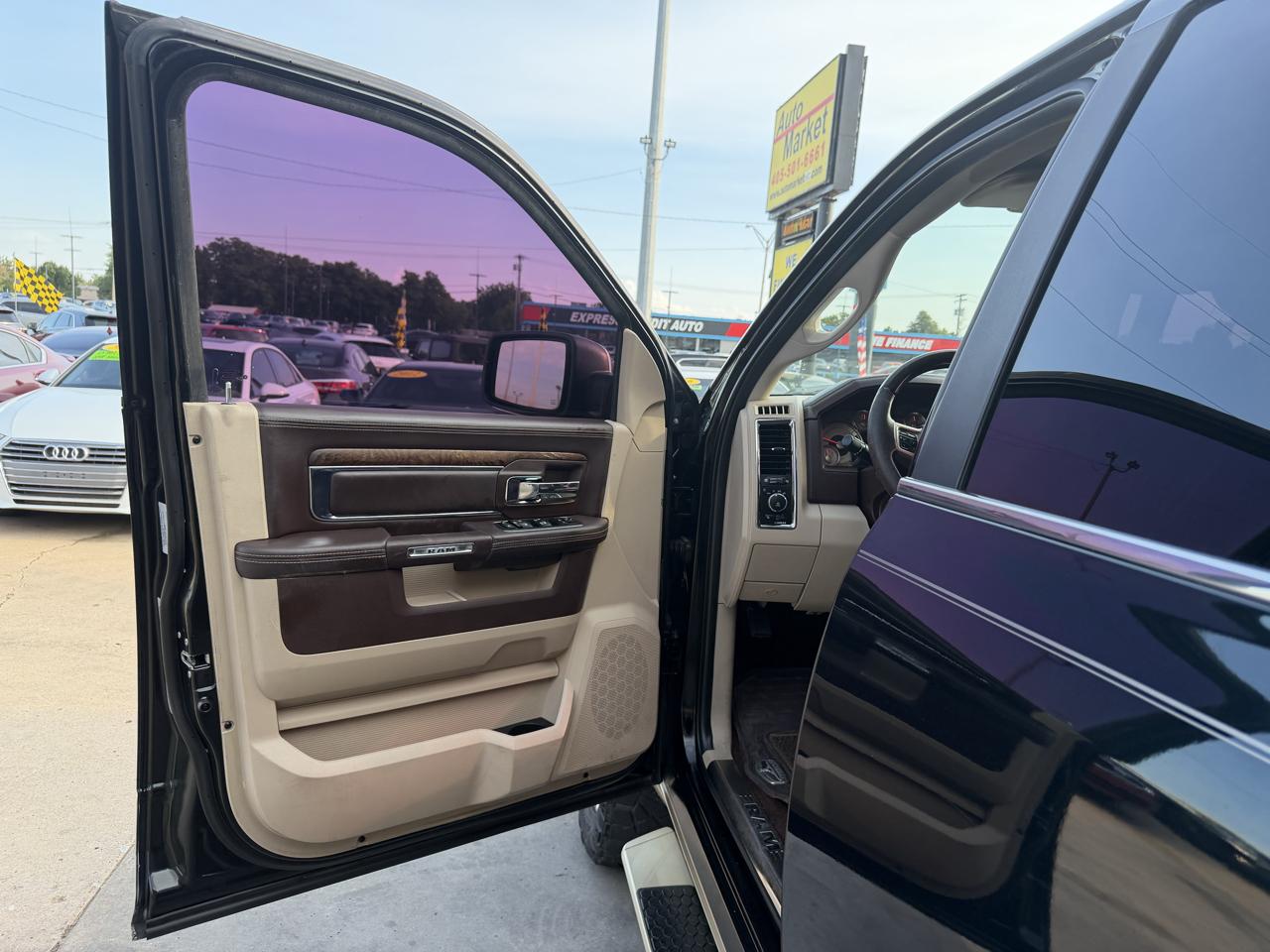 RAM 1500 Longhorn 4x4 Crew Cab 5'7" Box 2017