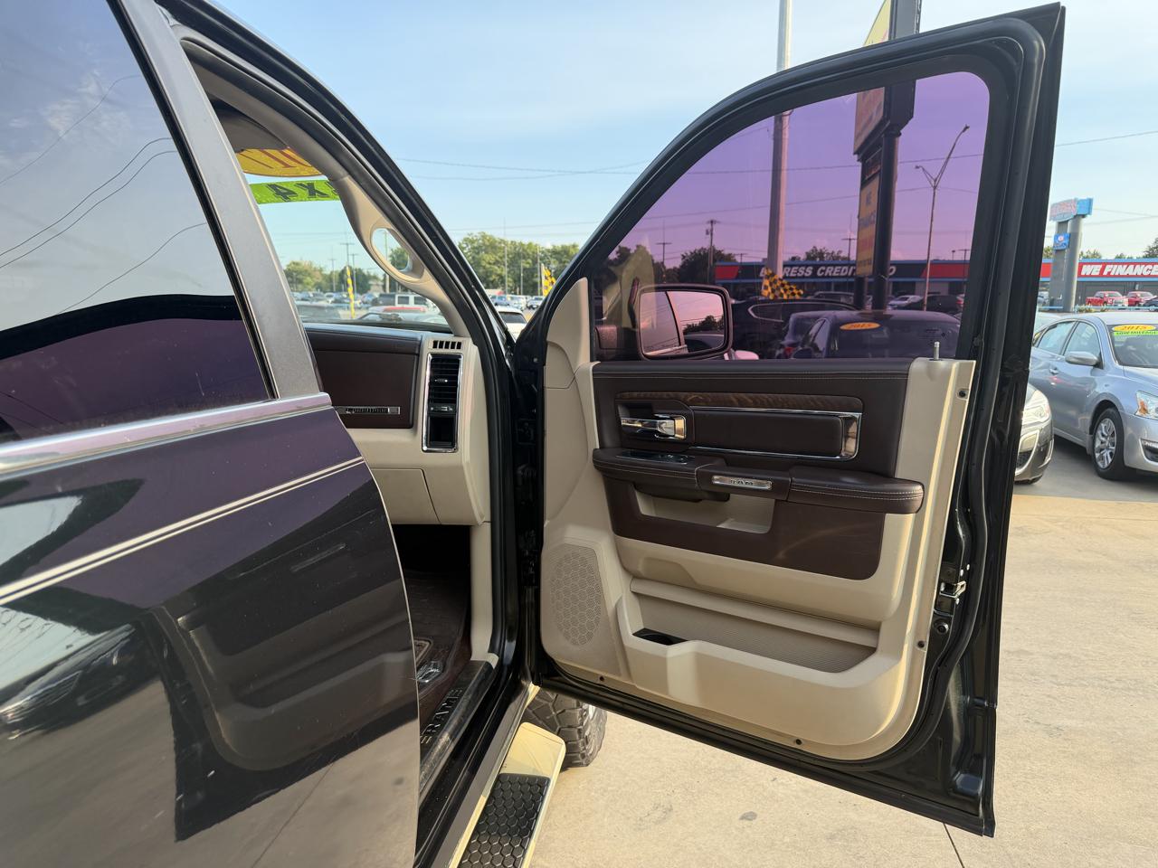 RAM 1500 Longhorn 4x4 Crew Cab 5'7" Box 2017
