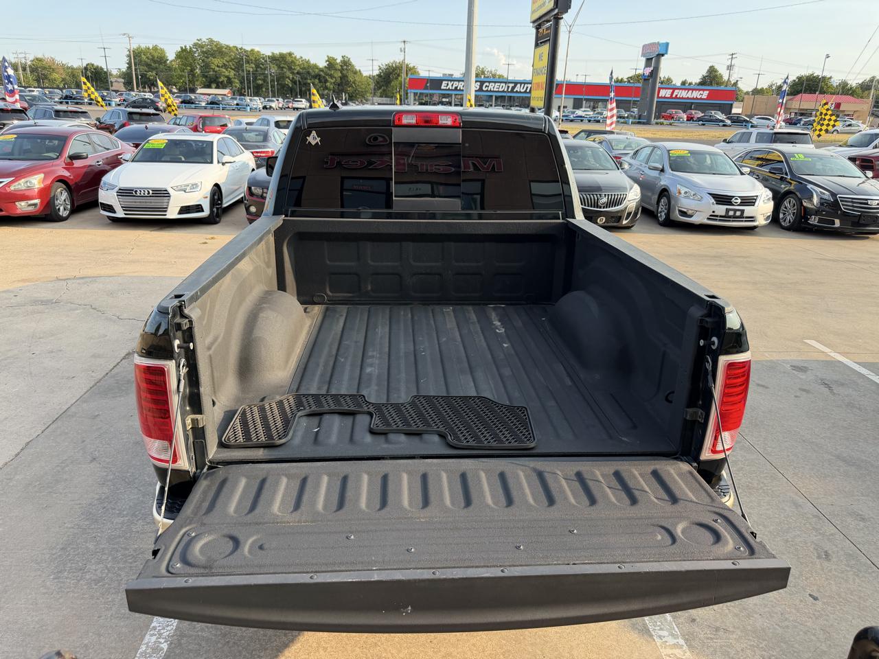 RAM 1500 Longhorn 4x4 Crew Cab 5'7" Box 2017