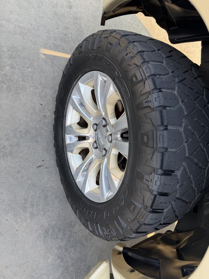 RAM 1500 Longhorn 4x4 Crew Cab 5'7" Box 2017