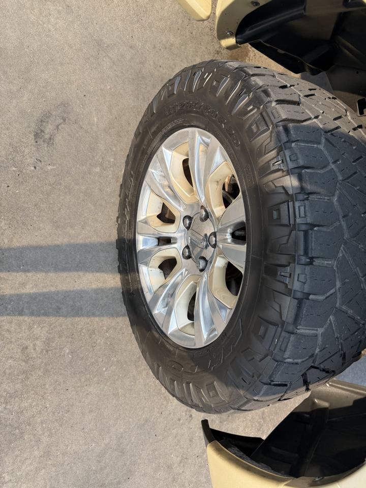 RAM 1500 Longhorn 4x4 Crew Cab 5'7" Box 2017