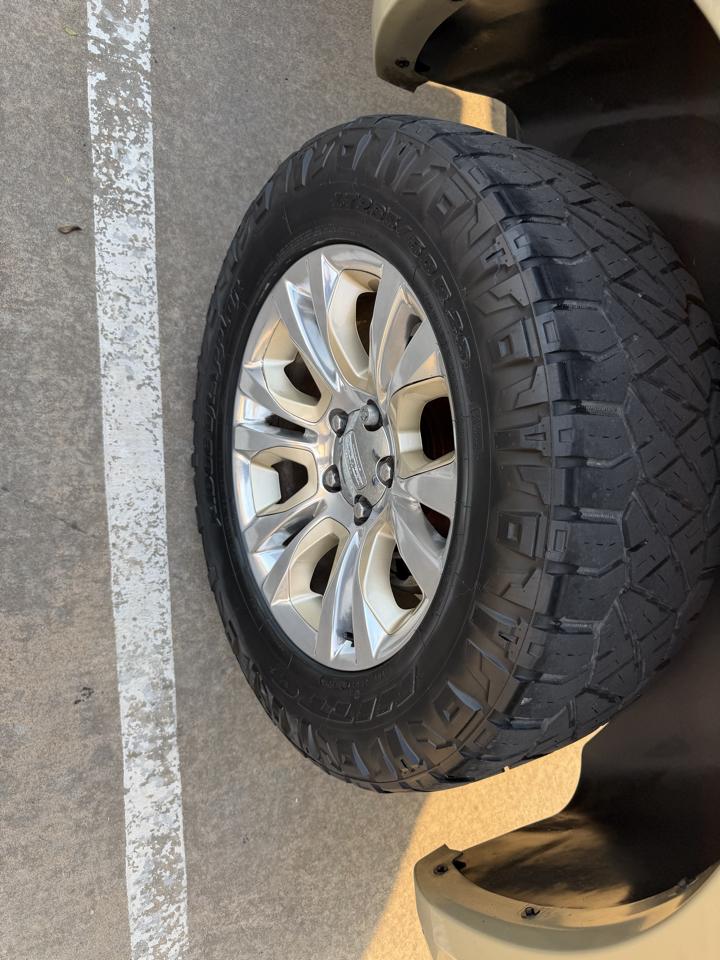 RAM 1500 Longhorn 4x4 Crew Cab 5'7" Box 2017