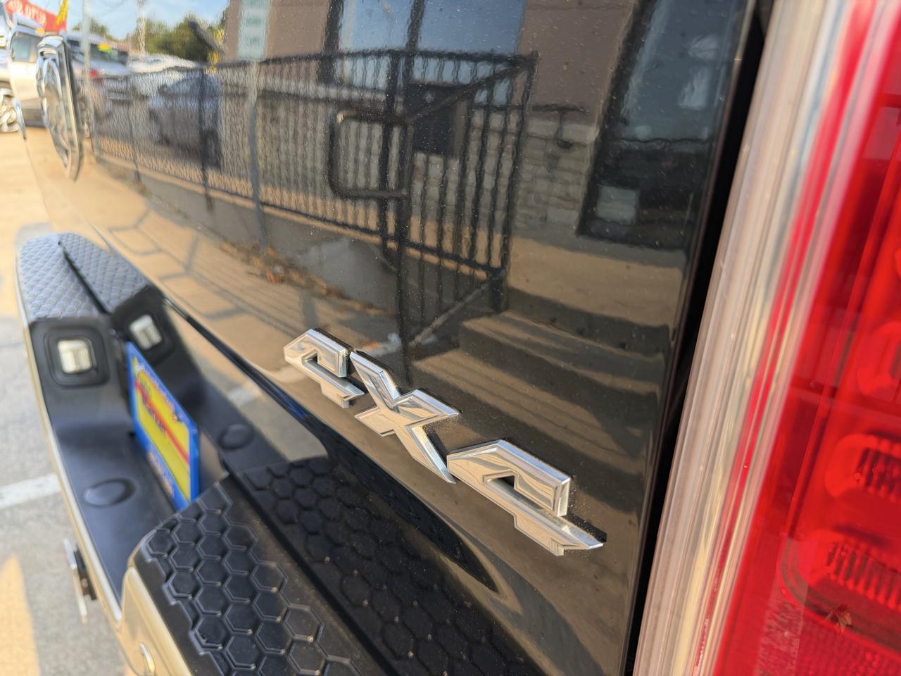 RAM 1500 Longhorn 4x4 Crew Cab 5'7" Box 2017
