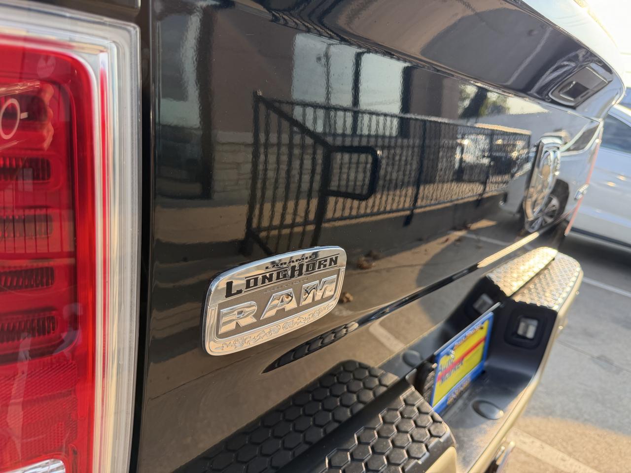 RAM 1500 Longhorn 4x4 Crew Cab 5'7" Box 2017