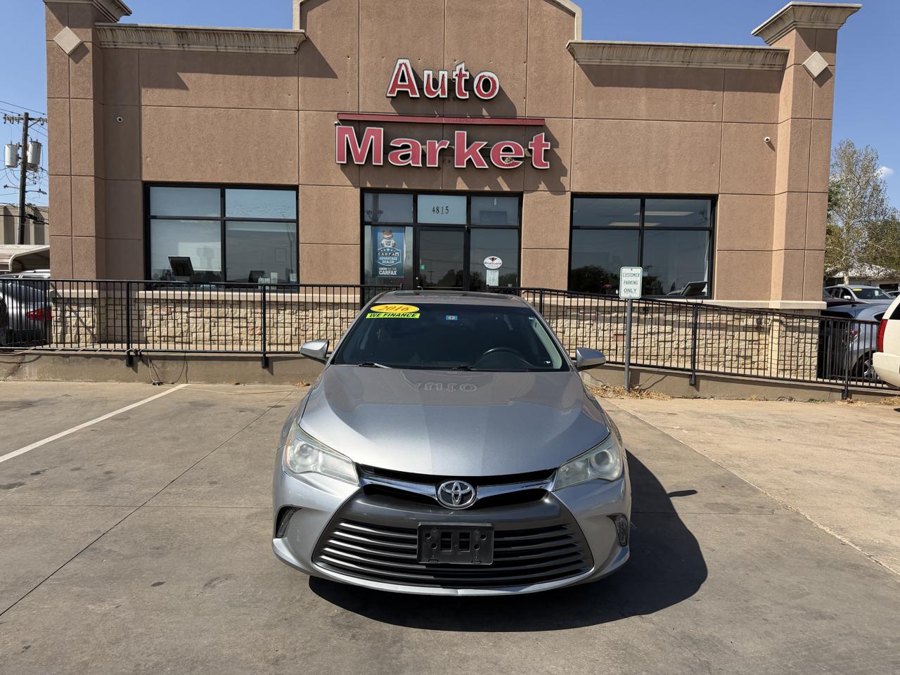 Toyota Camry 4dr Sdn I4 Auto SE w/Special Edition Pkg (Natl) 2016