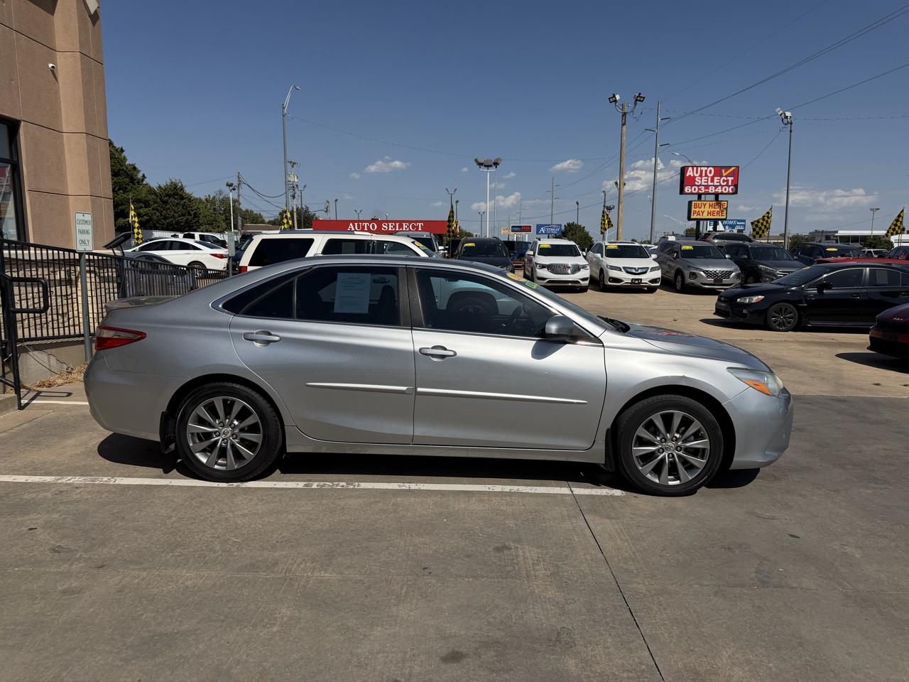 Toyota Camry 4dr Sdn I4 Auto SE w/Special Edition Pkg (Natl) 2016
