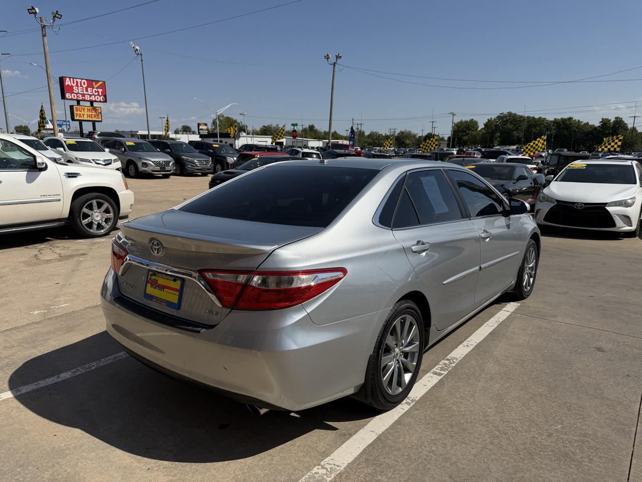 Toyota Camry 4dr Sdn I4 Auto SE w/Special Edition Pkg (Natl) 2016