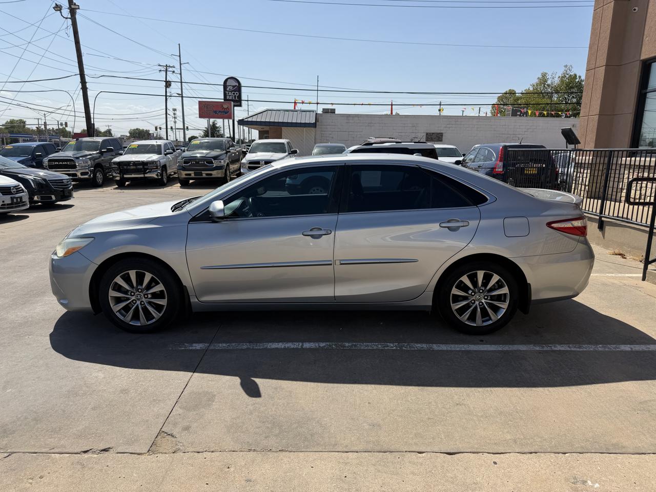 Toyota Camry 4dr Sdn I4 Auto SE w/Special Edition Pkg (Natl) 2016