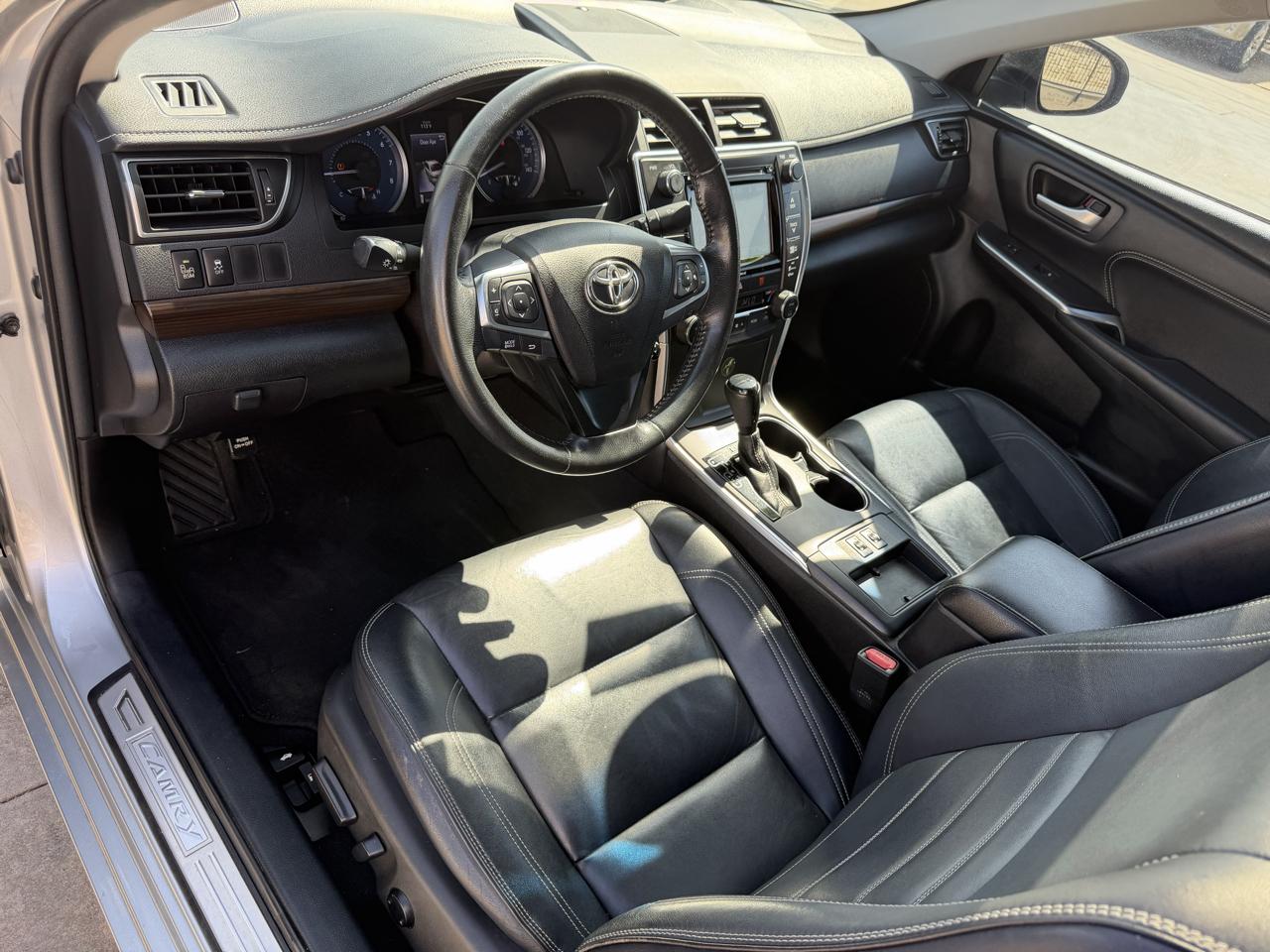 Toyota Camry 4dr Sdn I4 Auto SE w/Special Edition Pkg (Natl) 2016