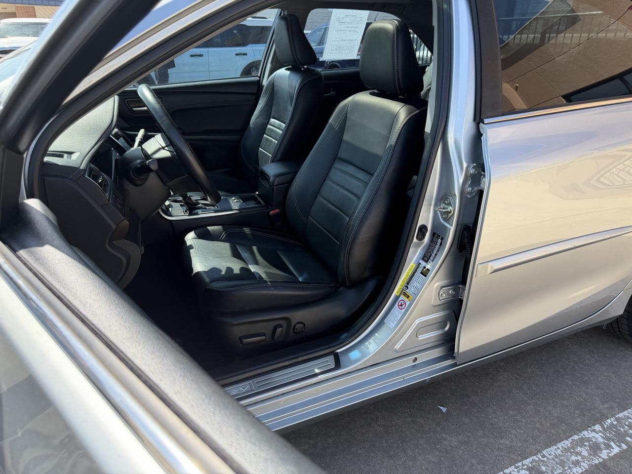 Toyota Camry 4dr Sdn I4 Auto SE w/Special Edition Pkg (Natl) 2016