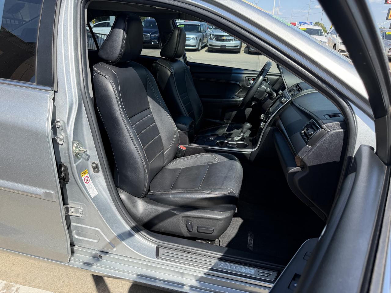 Toyota Camry 4dr Sdn I4 Auto SE w/Special Edition Pkg (Natl) 2016