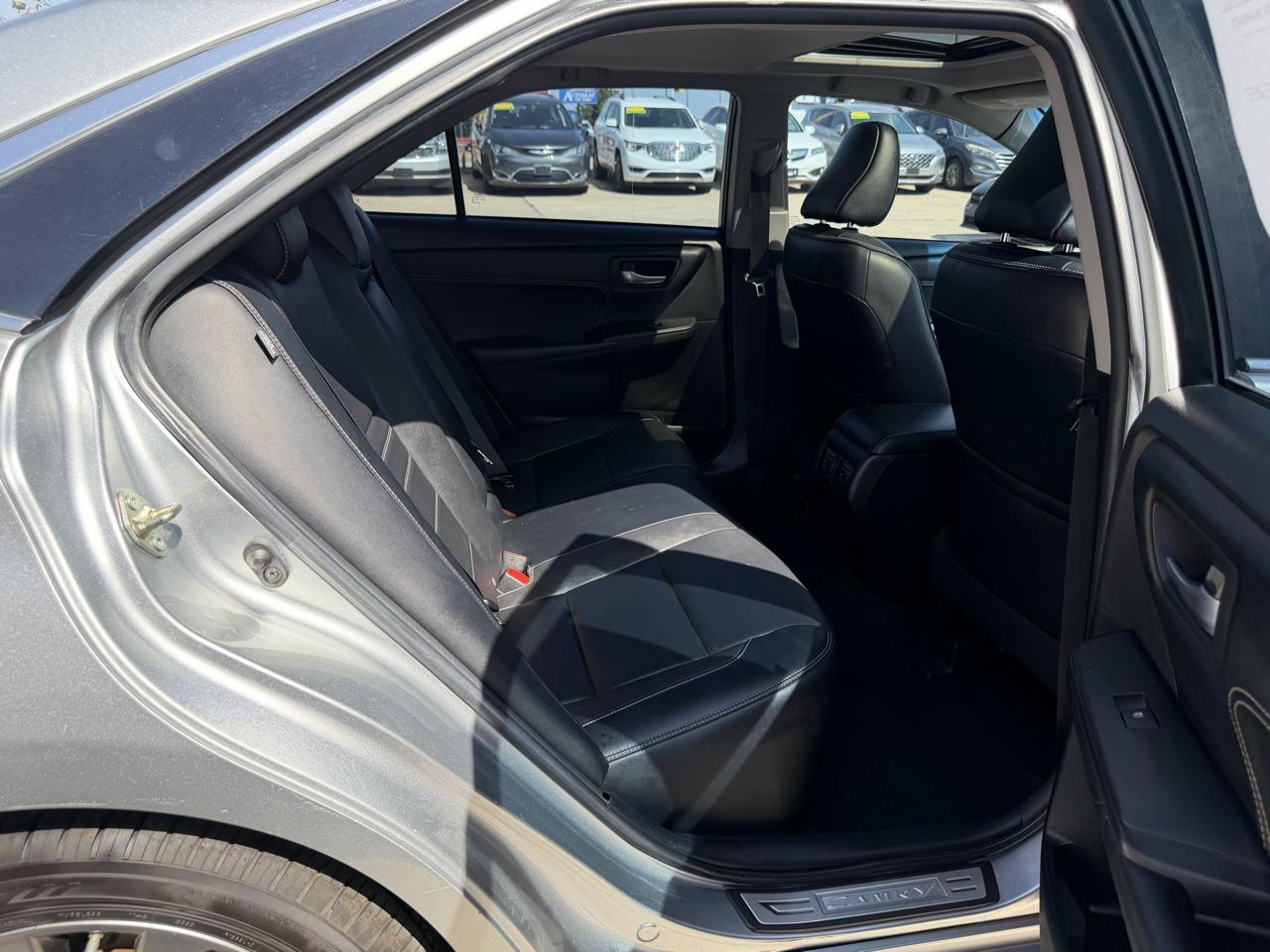 Toyota Camry 4dr Sdn I4 Auto SE w/Special Edition Pkg (Natl) 2016