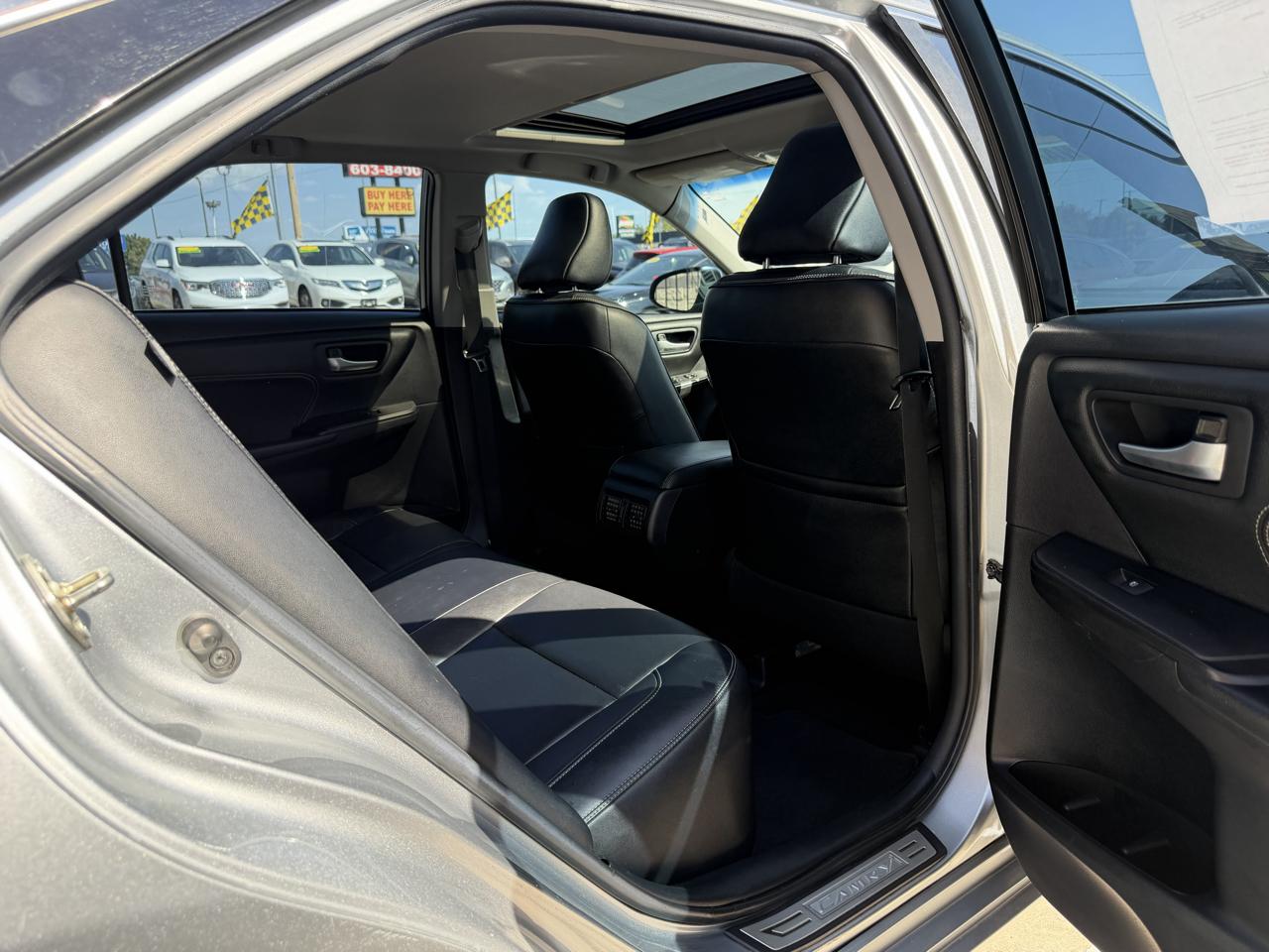 Toyota Camry 4dr Sdn I4 Auto SE w/Special Edition Pkg (Natl) 2016