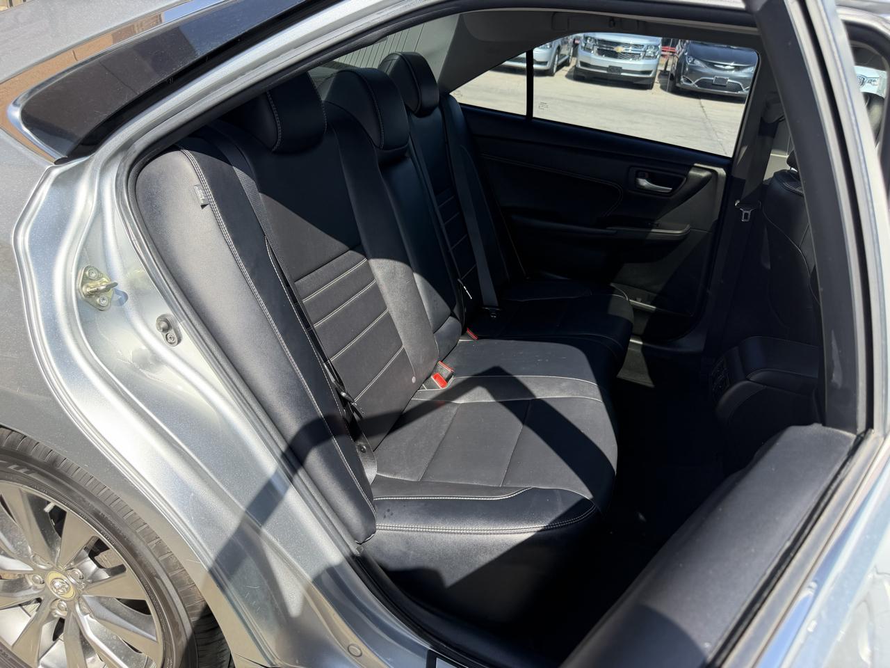 Toyota Camry 4dr Sdn I4 Auto SE w/Special Edition Pkg (Natl) 2016