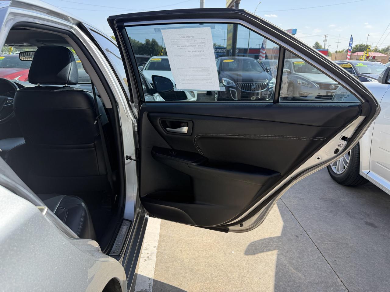 Toyota Camry 4dr Sdn I4 Auto SE w/Special Edition Pkg (Natl) 2016
