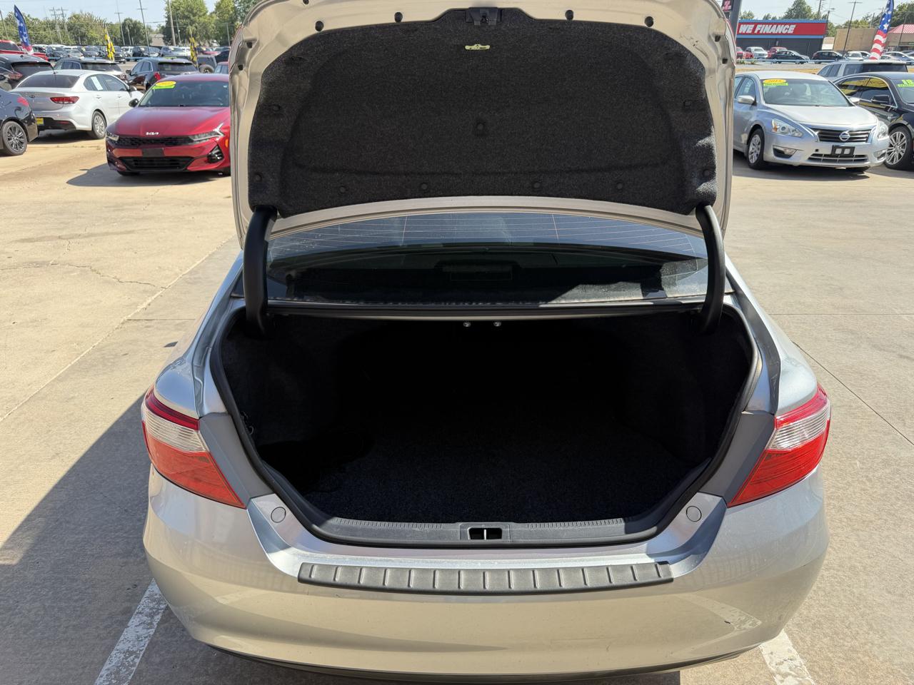 Toyota Camry 4dr Sdn I4 Auto SE w/Special Edition Pkg (Natl) 2016