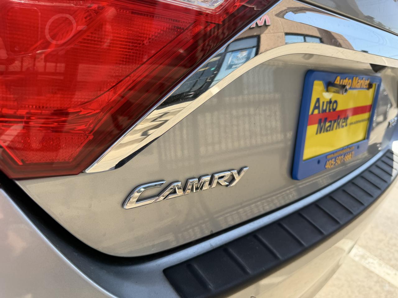 Toyota Camry 4dr Sdn I4 Auto SE w/Special Edition Pkg (Natl) 2016