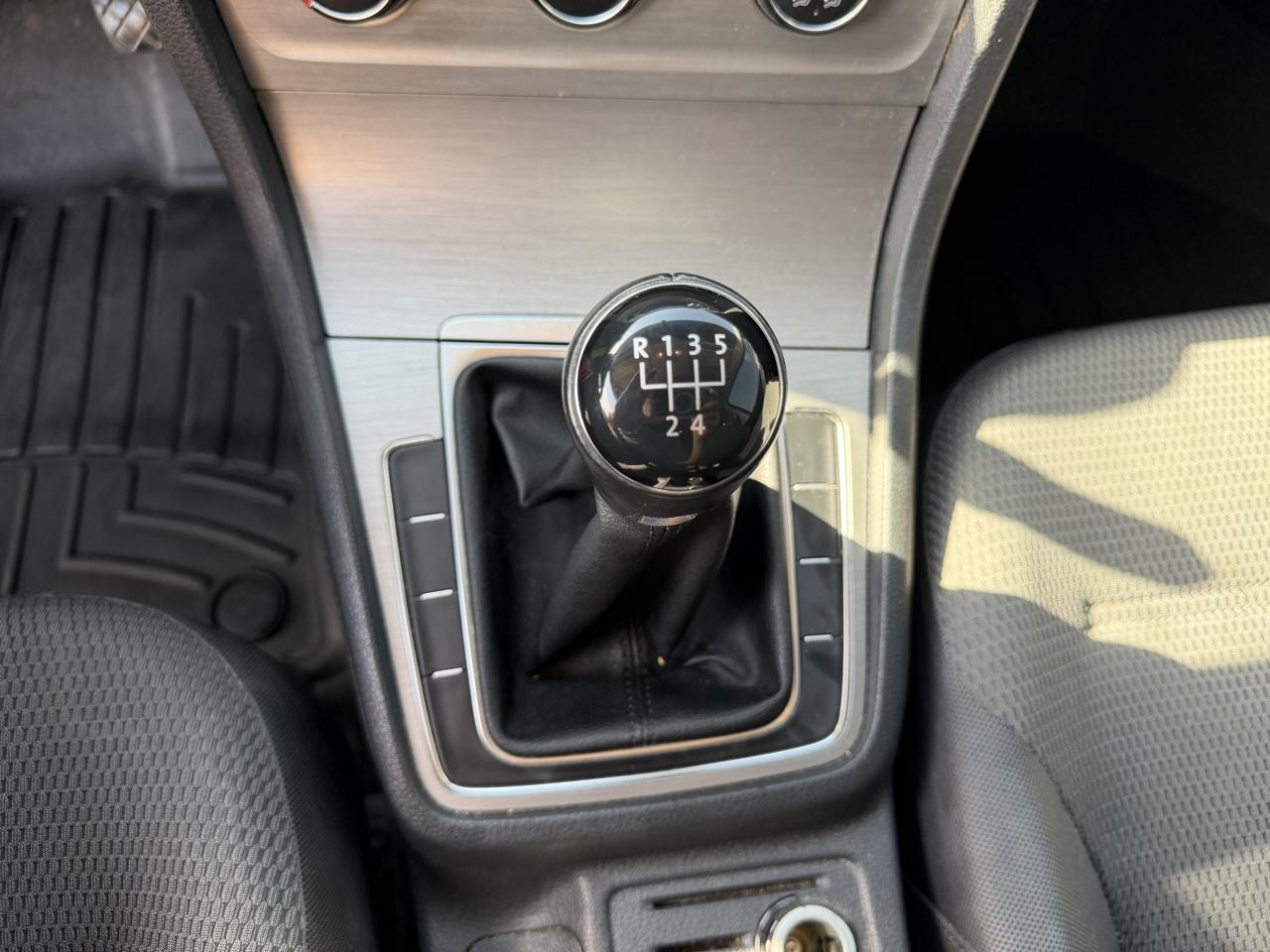 Volkswagen Golf 1.8T 4-Door Wolfsburg Edition Manual 2017