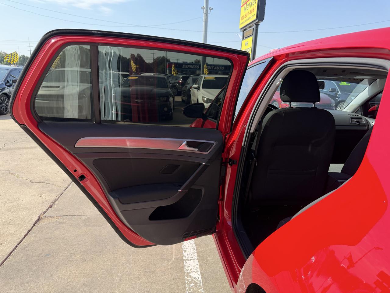 Volkswagen Golf 1.8T 4-Door Wolfsburg Edition Manual 2017