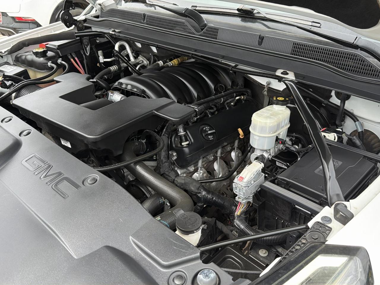 GMC Yukon 4WD 4dr SLT 2020