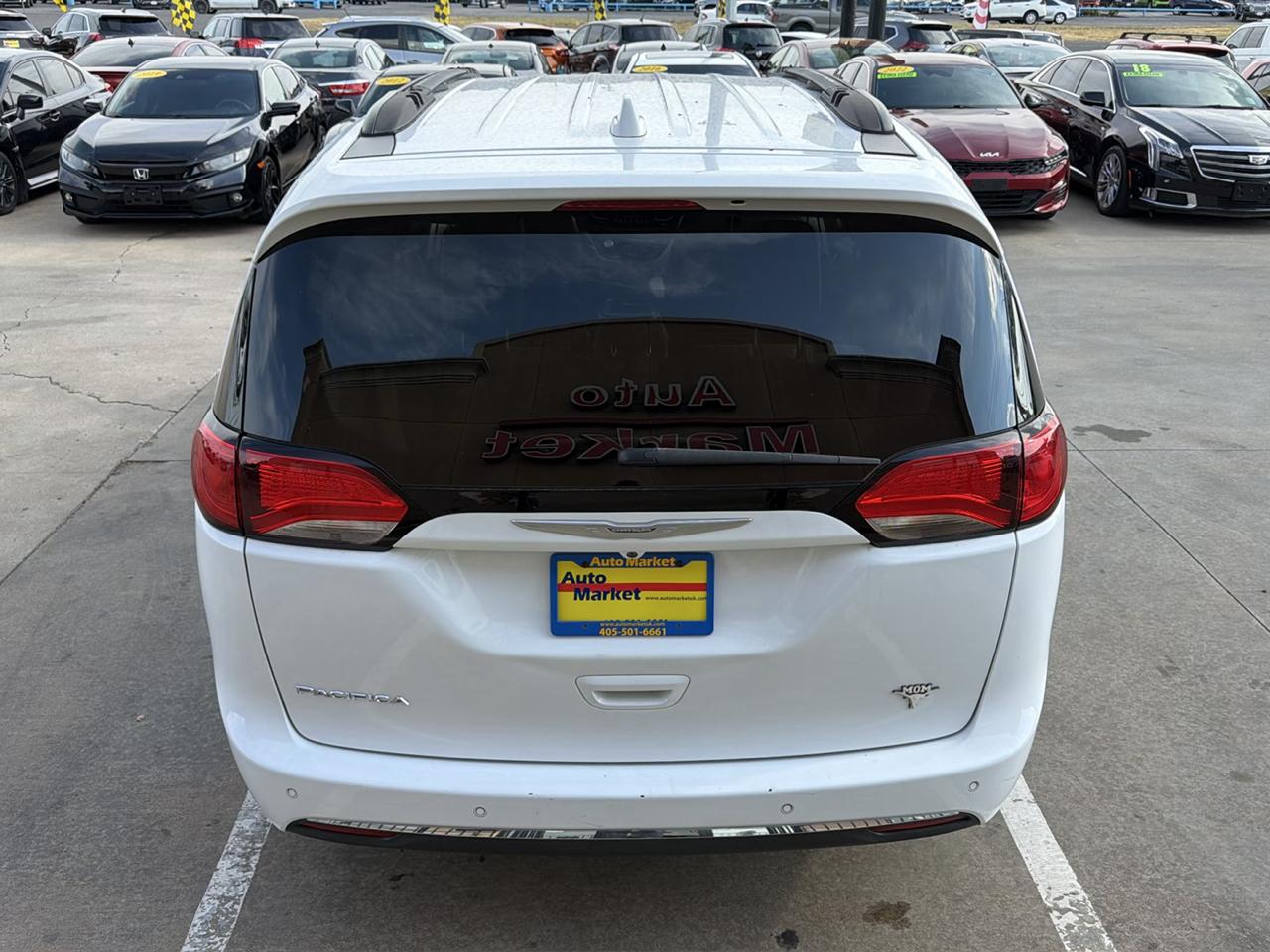 Chrysler Pacifica Touring-L FWD 2017