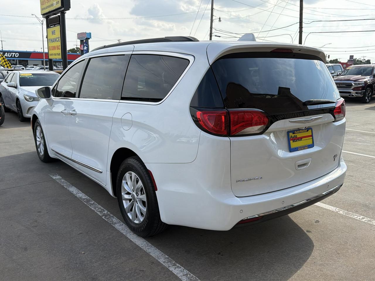 Chrysler Pacifica Touring-L FWD 2017