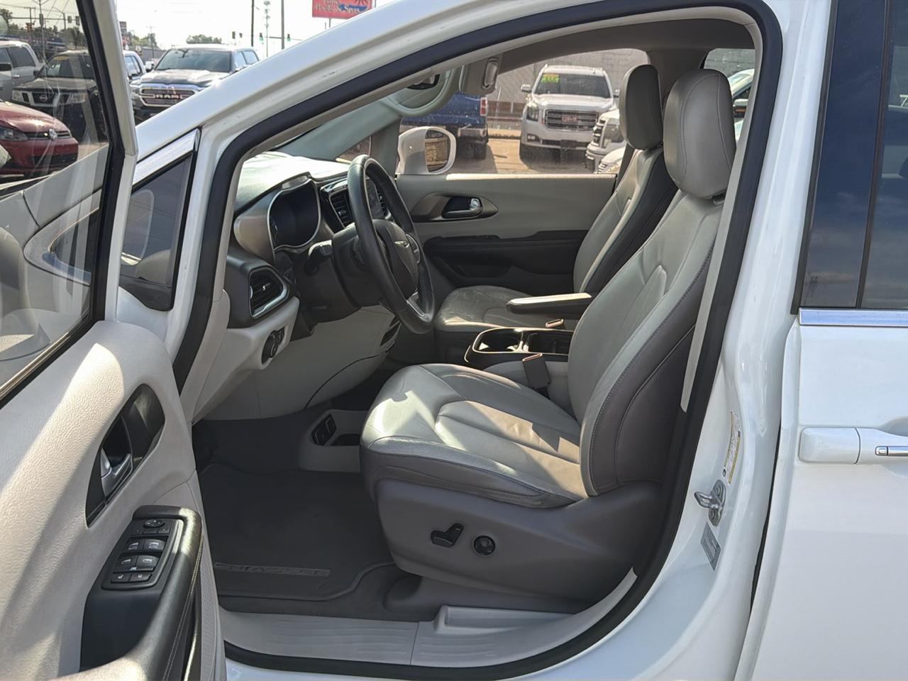 Chrysler Pacifica Touring-L FWD 2017