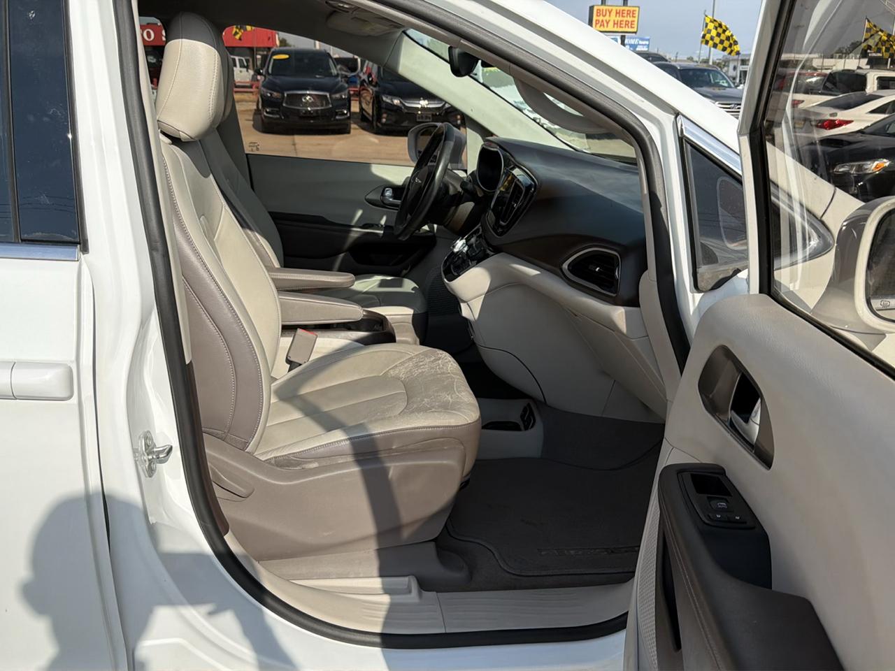 Chrysler Pacifica Touring-L FWD 2017