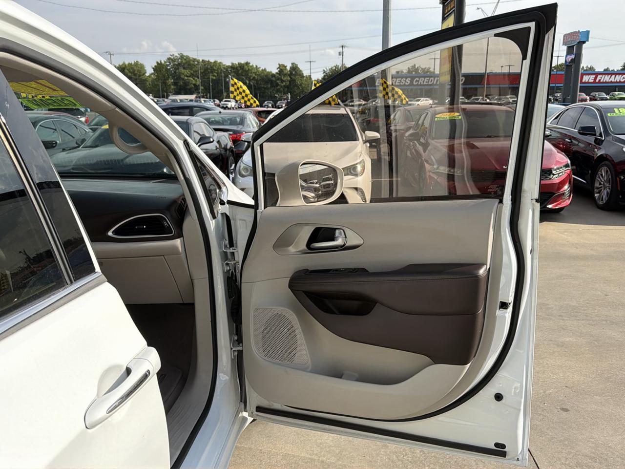 Chrysler Pacifica Touring-L FWD 2017