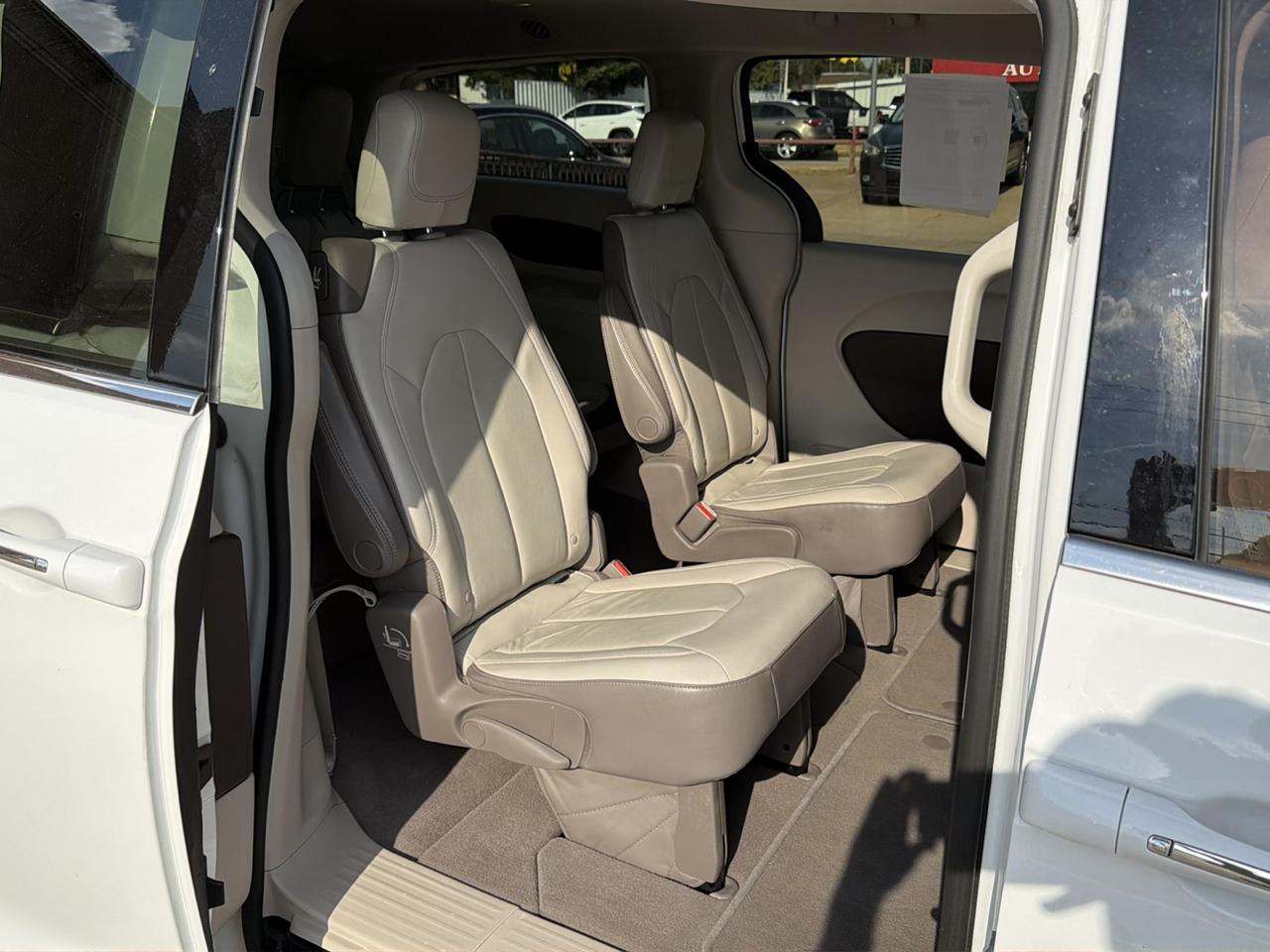 Chrysler Pacifica Touring-L FWD 2017