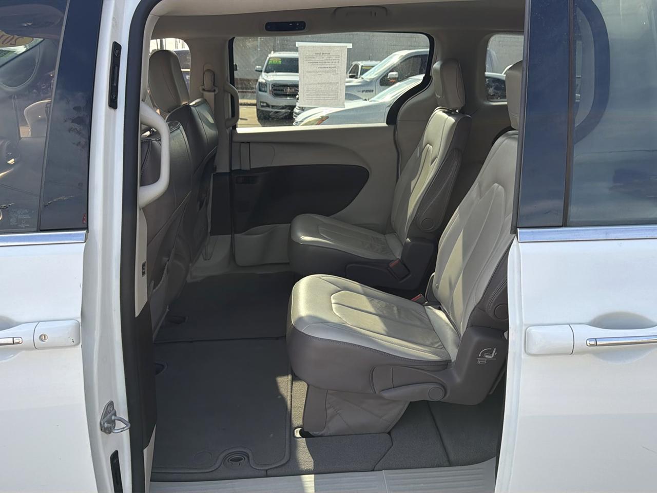 Chrysler Pacifica Touring-L FWD 2017