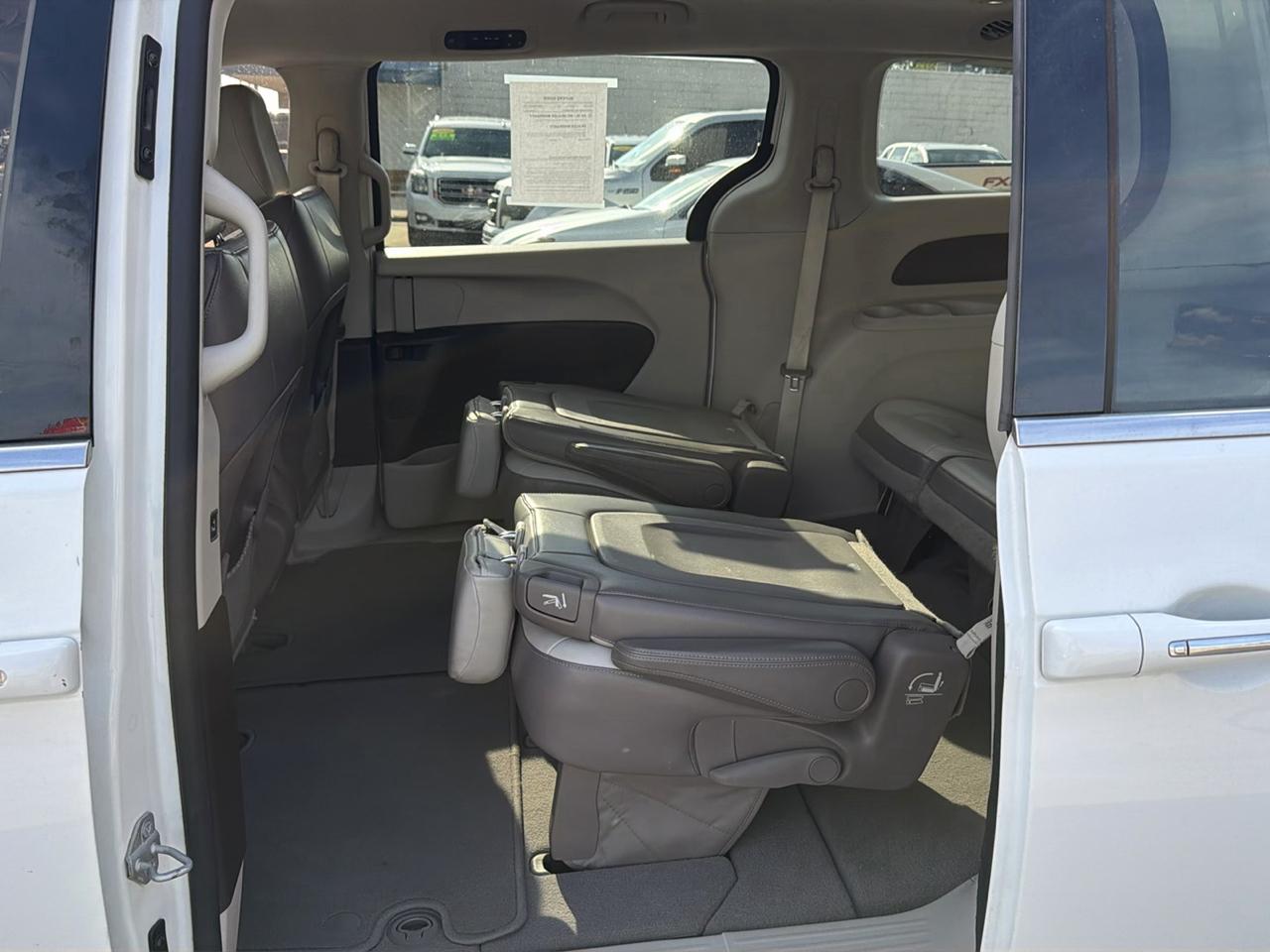 Chrysler Pacifica Touring-L FWD 2017